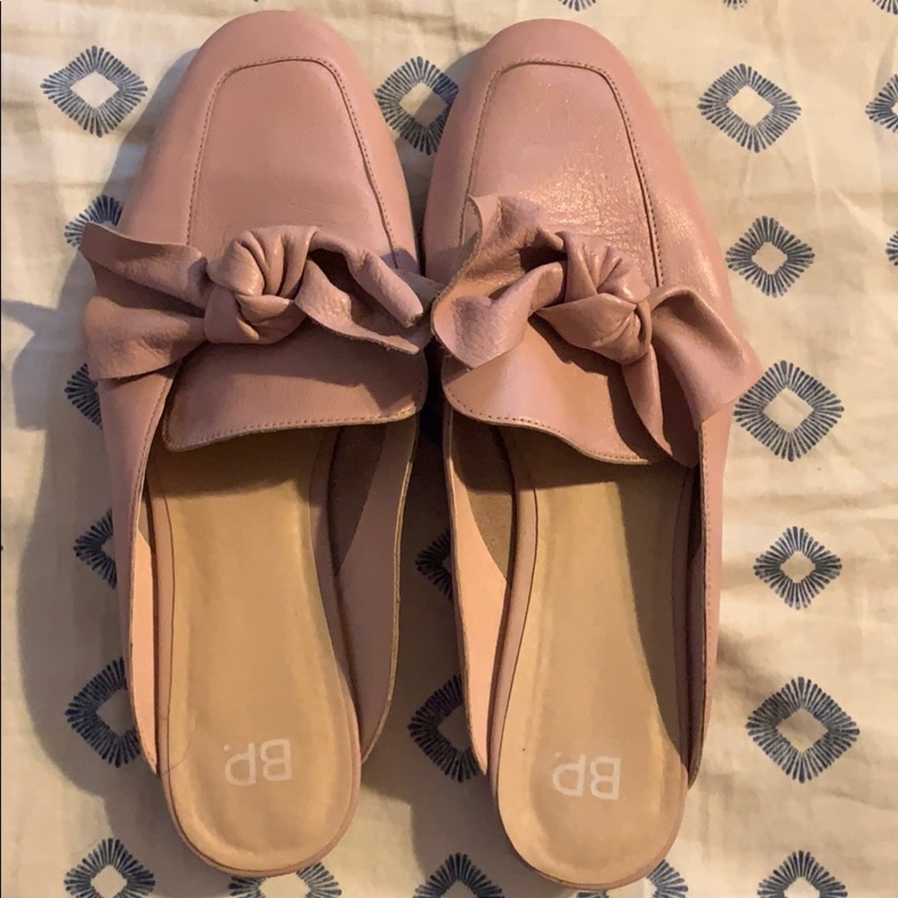 Blush BP. Mules
